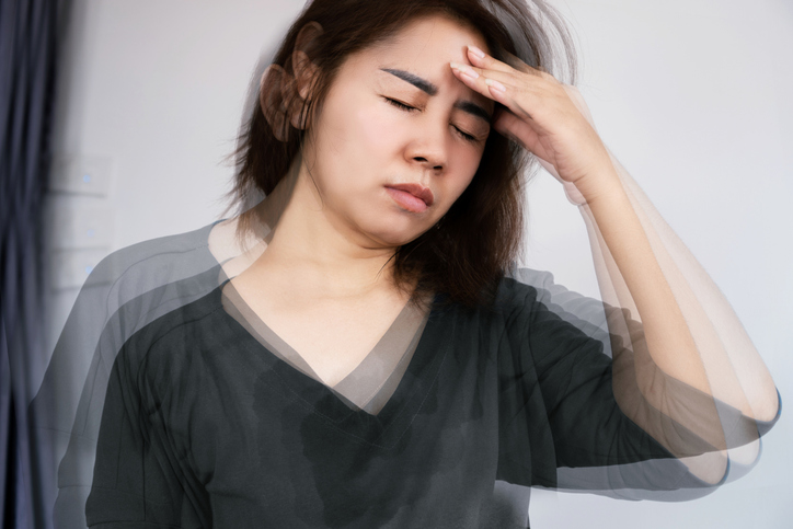 Woman who feels dizzy 